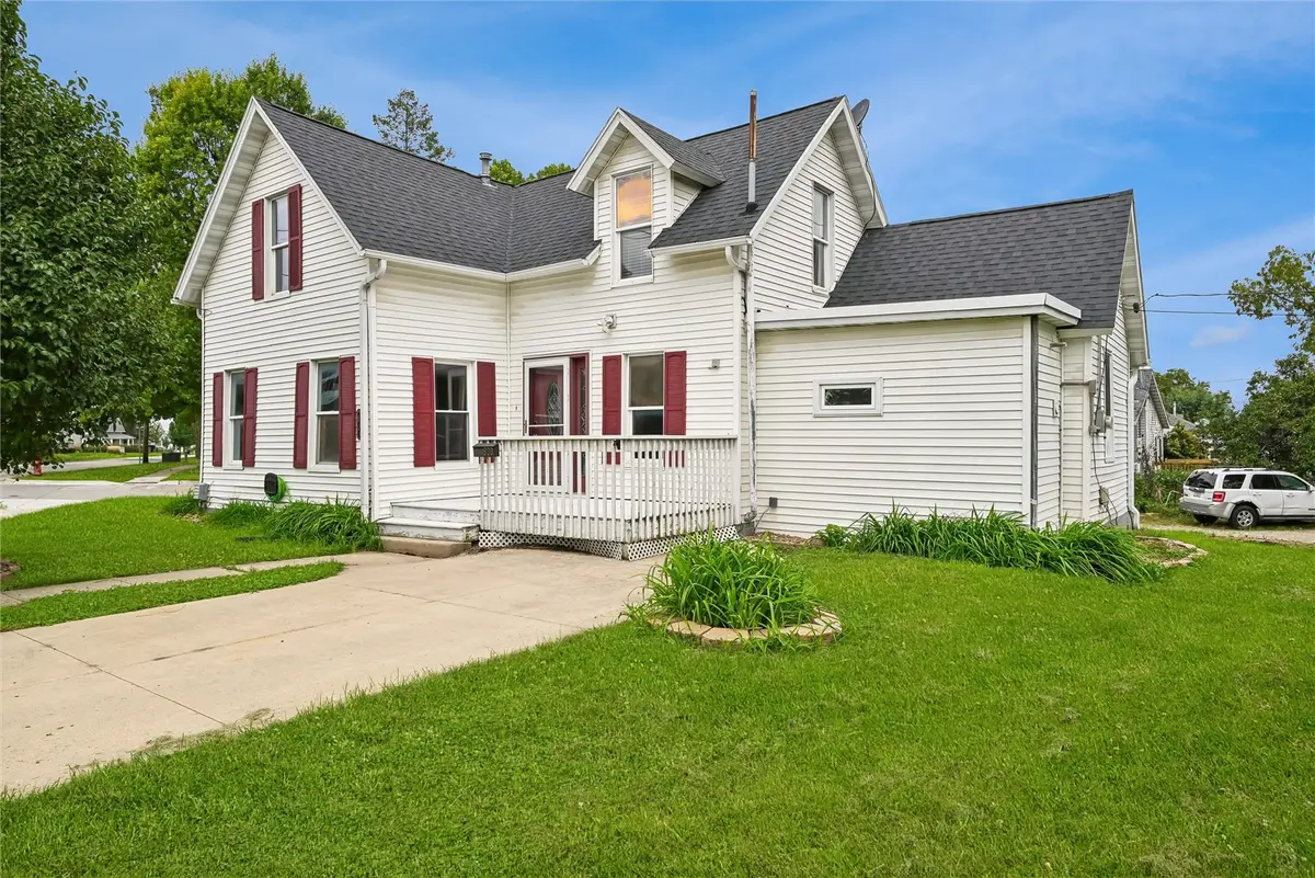 900 Central Avenue, Marion, IA 52302 - #1