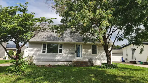 3308 H Ave Nw, Cedar Rapids, IA 52405