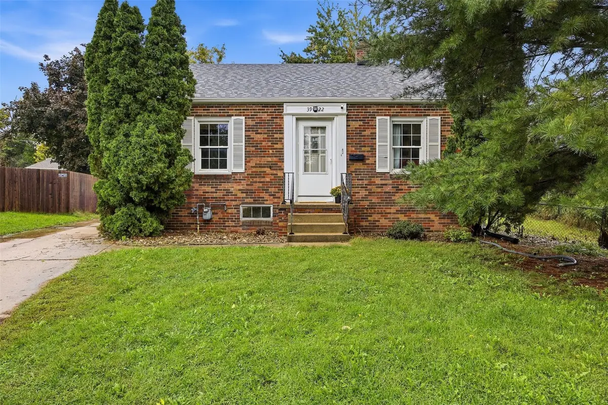 3922 Hart Court Ne, Cedar Rapids, IA 52402 - #1