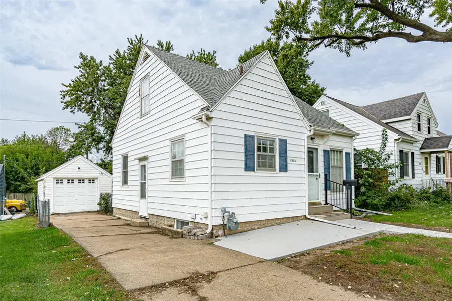 2926 C Avenue Ne, Cedar Rapids, IA 52402 - #2