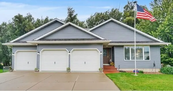 811 Valley Court, Center Point, IA 52213