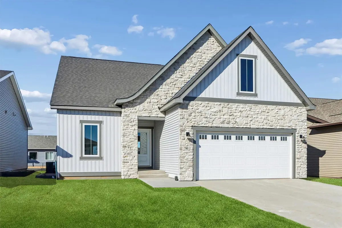 440 S Seven Oaks Road, North Liberty, IA 52317 - #1