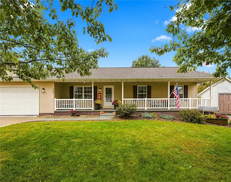 209 Agape Avenue, Urbana, IA 52345 - #2