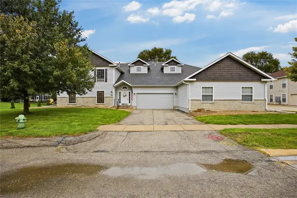 4535 Westchester Drive Ne #B, Cedar Rapids, IA 52402