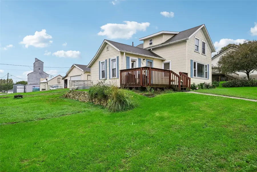 109 Tuttle Street E, Norway, IA 52318 - #2
