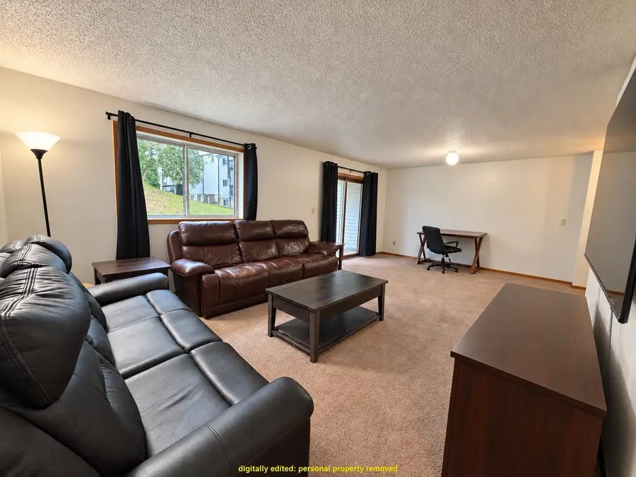 2620 Westwinds Drive #9, Iowa City, IA 52246 - #3