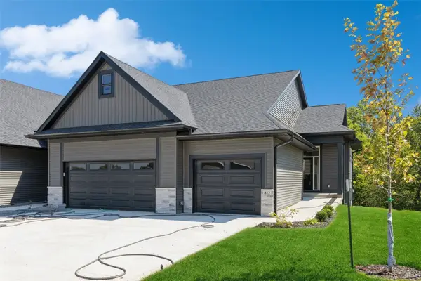1044 Highland Trail, Solon, IA 52333