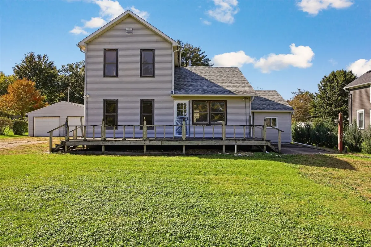 12016 Locust Street Sw, Cedar Rapids, IA 52404 - #1