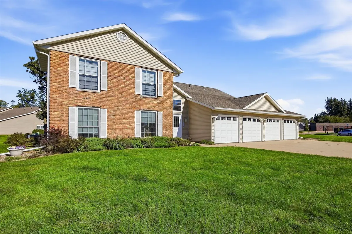 6106 Greenbriar Lane Sw #C, Cedar Rapids, IA 52404 - #1