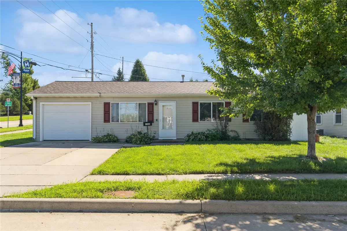 1085 Fairview Dr, Marion, IA 52302 - #1
