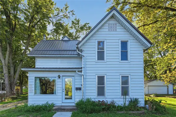 207 River St South, Central City, IA 52214