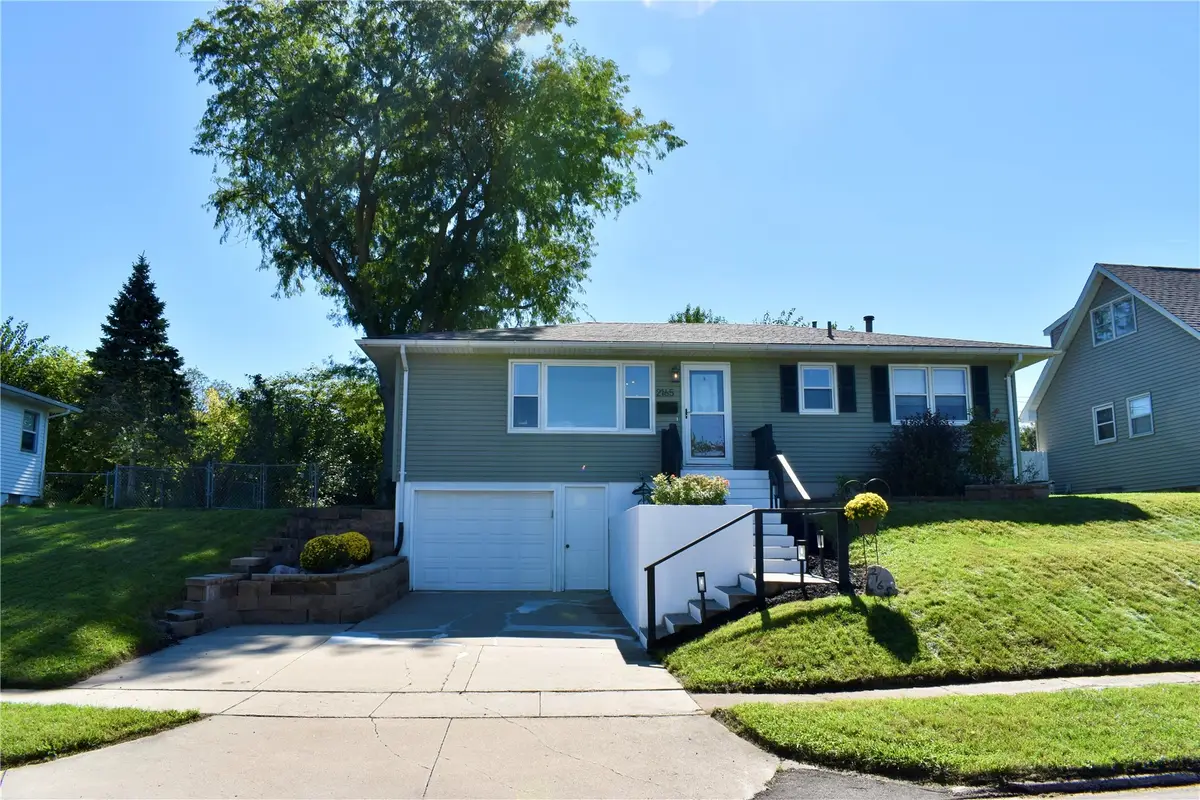 2165 Country Club Drive, Marion, IA 52302 - #1