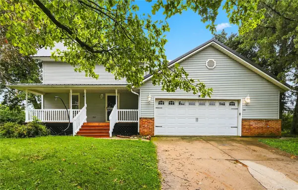 101 Sunset Drive, Anamosa, IA 52205