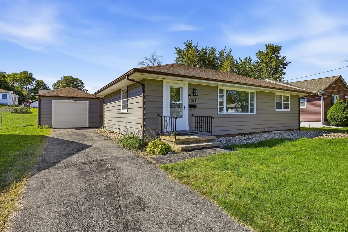 238 24th Street Nw, Cedar Rapids, IA 52405 - #1