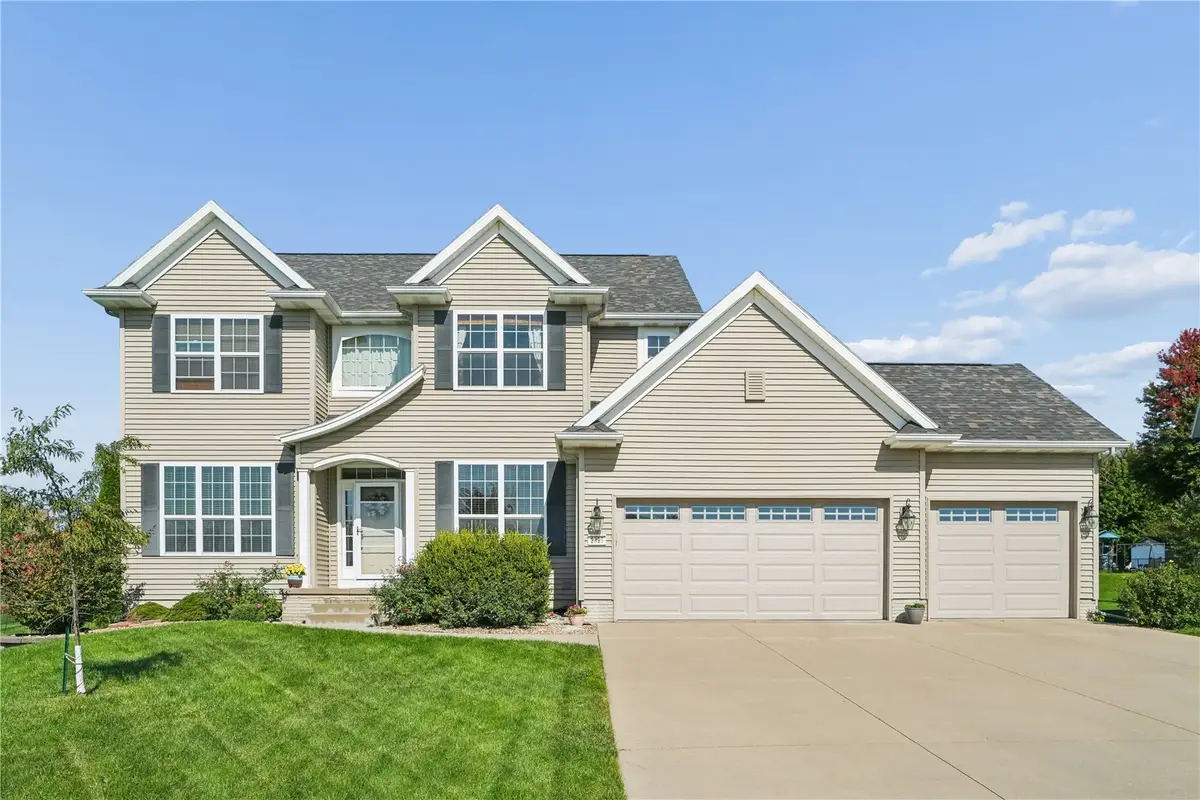 2395 Newcastle Rd, Marion, IA 52302 - #1