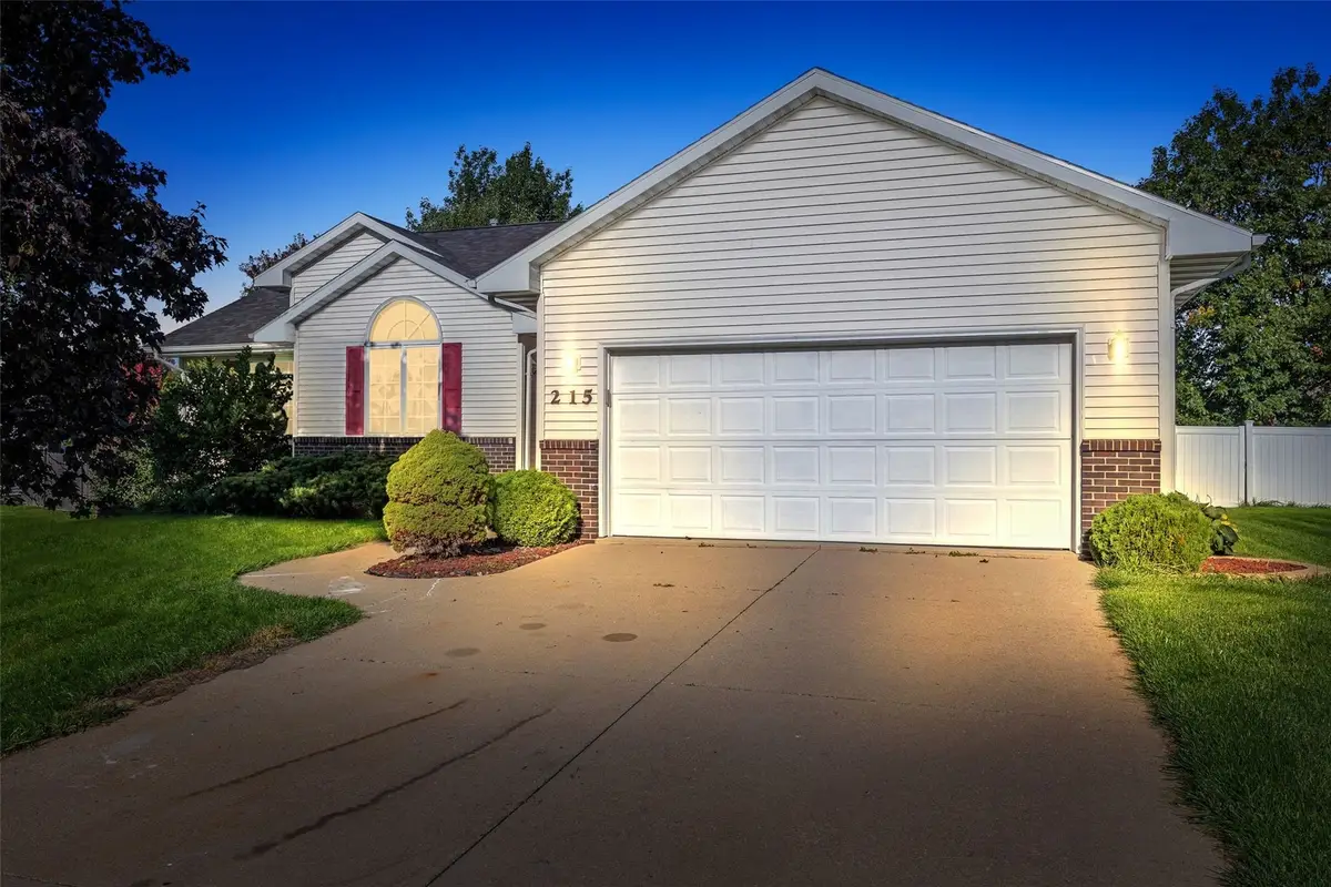 215 Brougham Road, Robins, IA 52328 - #1