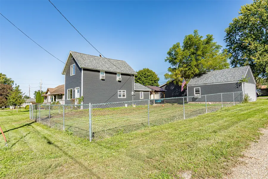 1302 Central Avenue, Center Point, IA 52213 - #2