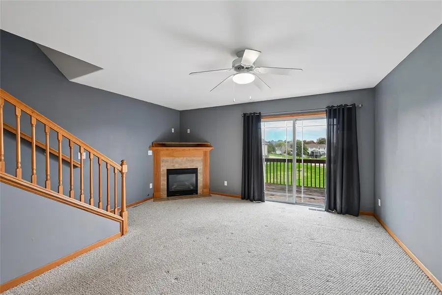 3840 37th Avenue Sw #D, Cedar Rapids, IA 52404 - #2