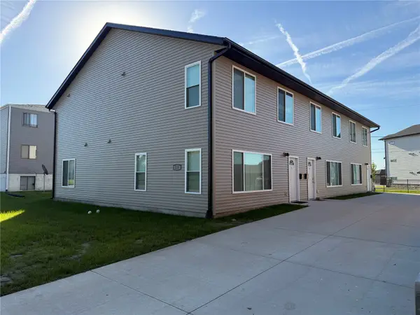 225 Clymer Road, Hiawatha, IA 52233