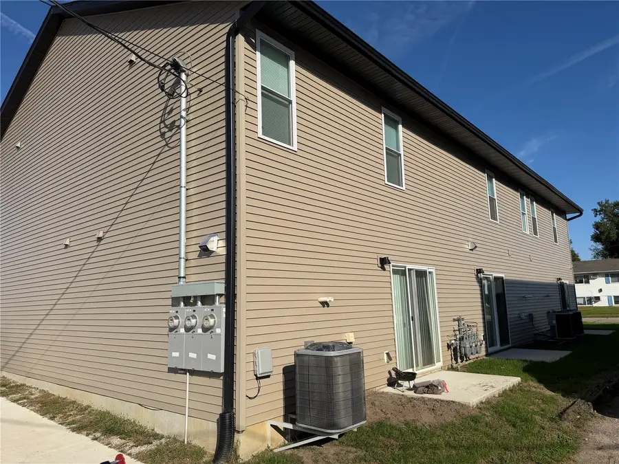 225 Clymer Road, Hiawatha, IA 52233 - #3
