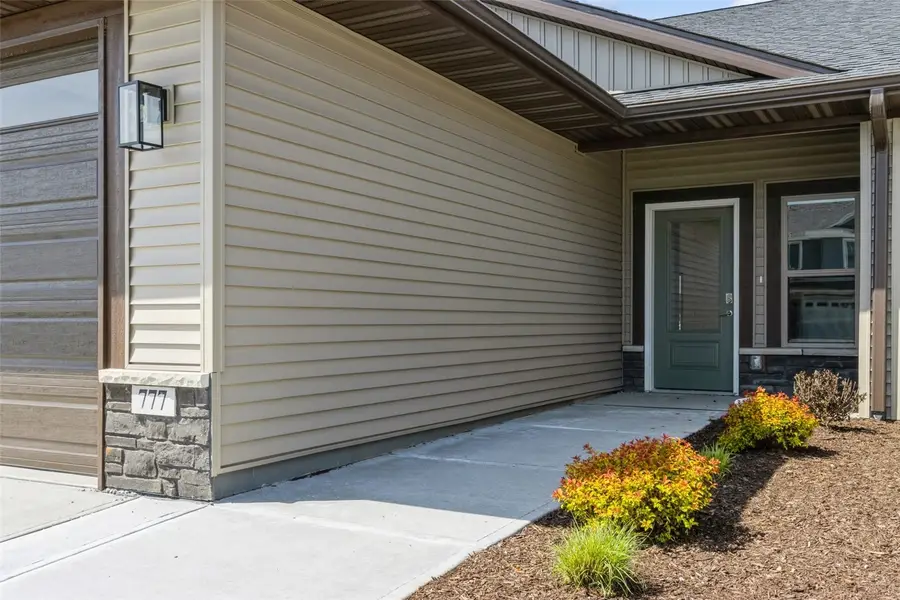 407 Solstice Court, North Liberty, IA 52317 - #2