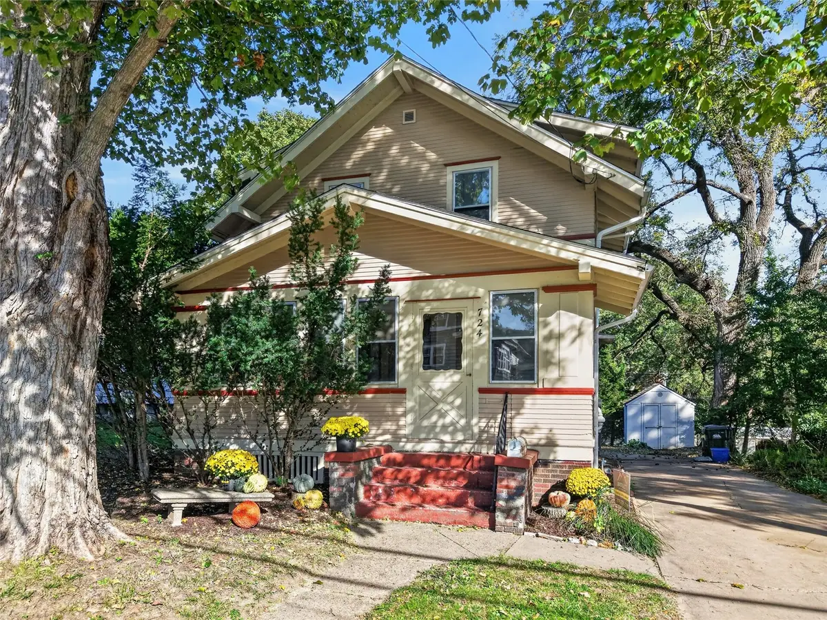 724 N Dodge Street, Iowa City, IA 52245 - #1
