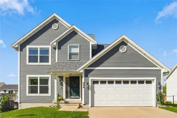 908 Rolling Creek Drive Ne, Cedar Rapids, IA 52402
