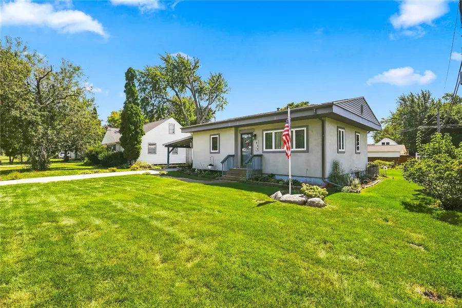 835 37th Street Ne, Cedar Rapids, IA 52402 - #3
