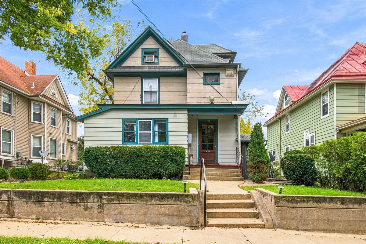 624 N Linn Street, Iowa City, IA 52245 - #1