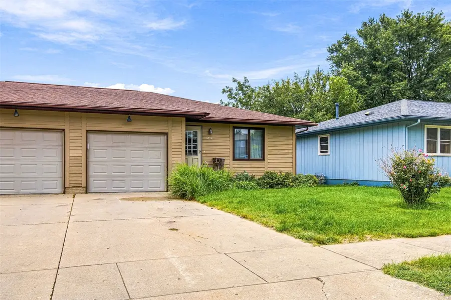 1838 & 1840 Hollywood Court, Iowa City, IA 52240 - #2