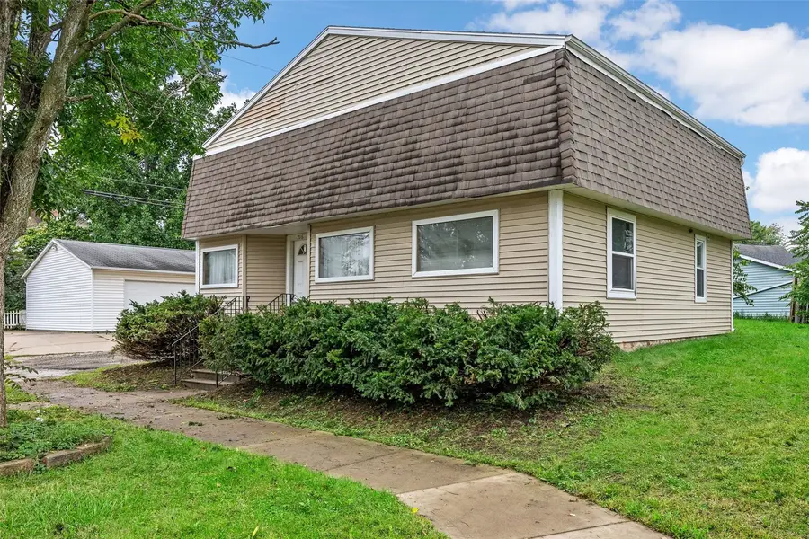 216 13th Street Nw, Cedar Rapids, IA 52405 - #2