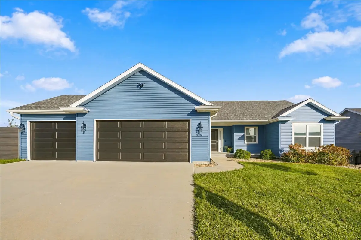 3399 Edgebrooke Drive, Marion, IA 52302 - #1