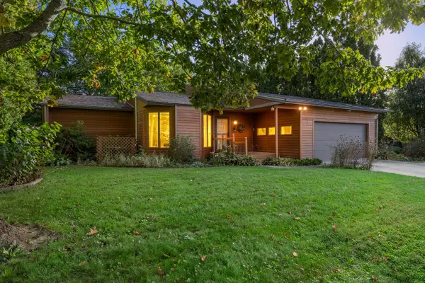 102 Elizabeth Drive, Tipton, IA 52772