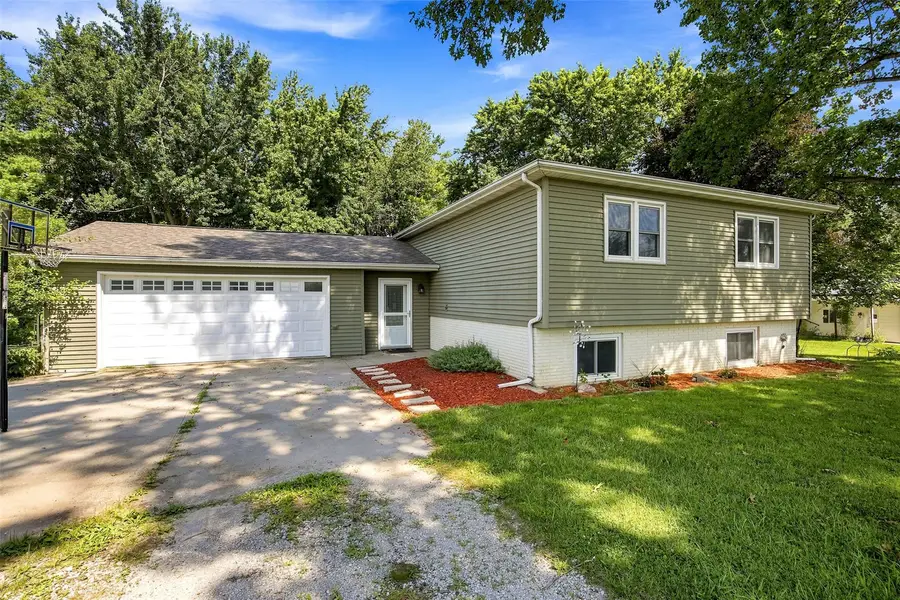 1948 Surf Drive Ne, Solon, IA 52333 - #2