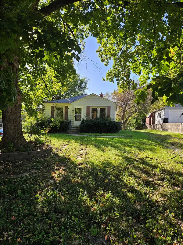 616 10th Avenue, Coralville, IA 52241