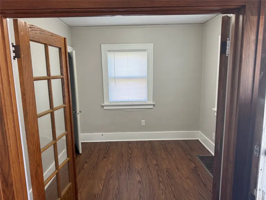 318 Highland Drive Nw, Cedar Rapids, IA 52405 - #2