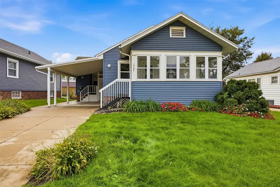 1727 Maple Drive Nw, Cedar Rapids, IA 52405 - #2
