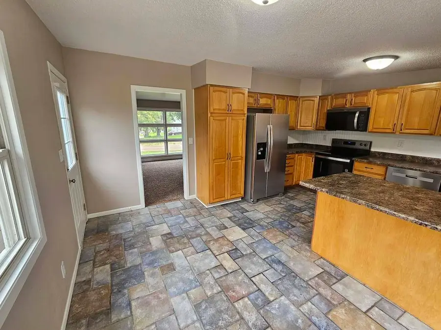 1915 11th Avenue, Marion, IA 52302 - #3