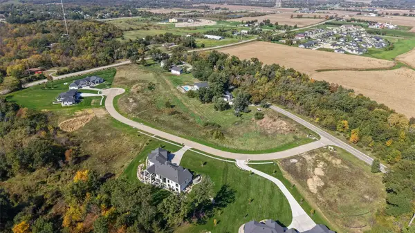 1920 Kaylin Court, Robins, IA 52328