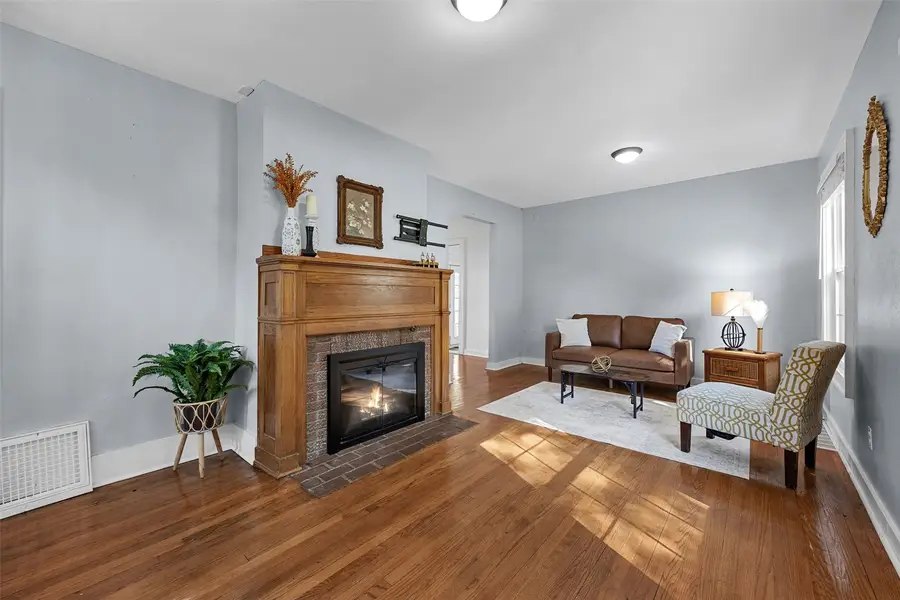 1960 2nd Avenue Se, Cedar Rapids, IA 52403 - #2