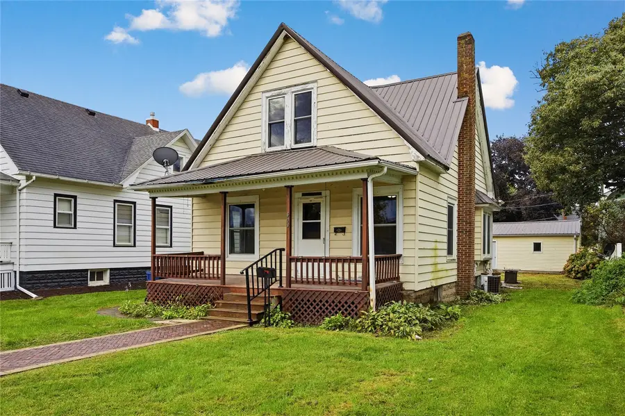 609 Mulberry Street, Tipton, IA 52772 - #2