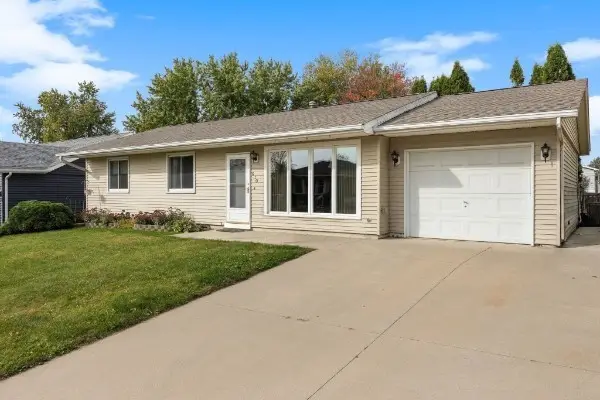 630 Concord Lane Nw, Cedar Rapids, IA 52405