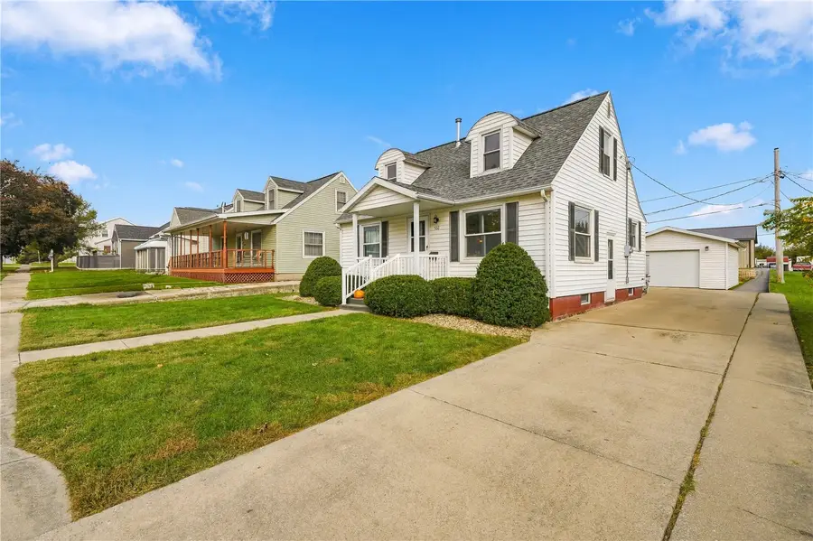 506 1st Street E, Newhall, IA 52315 - #3