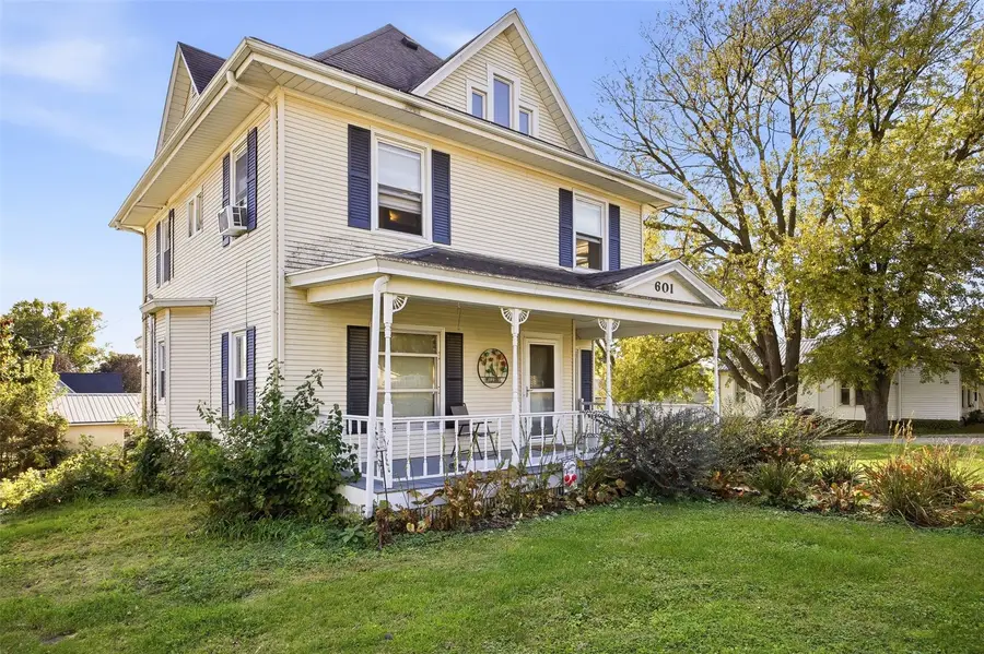 601 E 1st St, Mechanicsville, IA 52306 - #2
