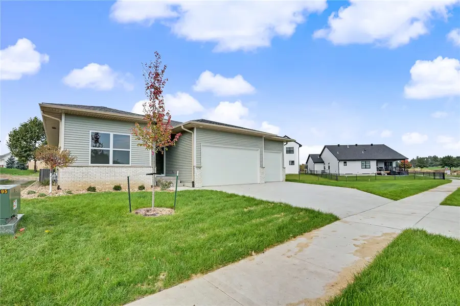 1280 Sand Prairie Drive, Iowa City, IA 52240 - #2
