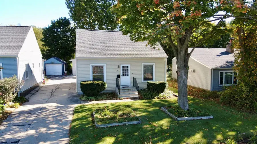 3827 C Avenue Ne, Cedar Rapids, IA 52402 - #2