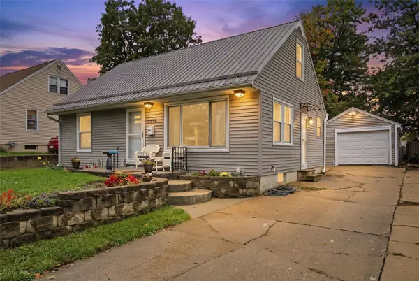 2214 Mallory St Sw, Cedar Rapids, IA 52404