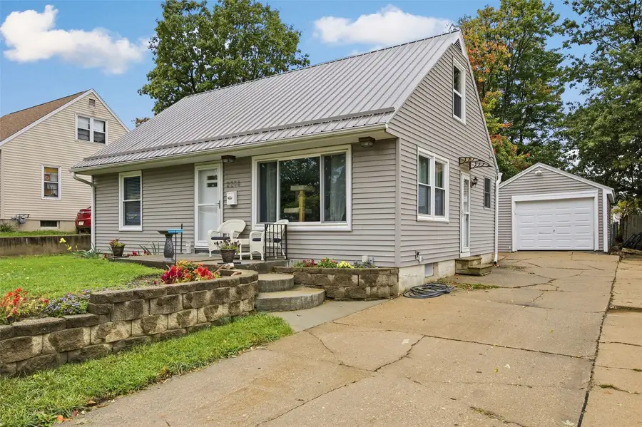 2214 Mallory St Sw, Cedar Rapids, IA 52404 - #2