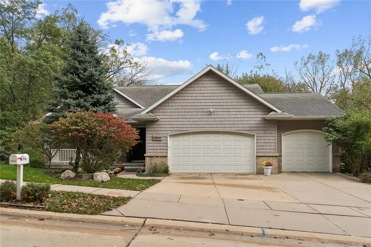 2650 Adirondack Dr Ne, Cedar Rapids, IA 52402 - #1