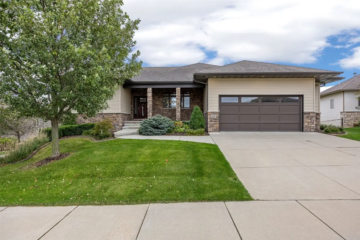 1825 Stone Creek Cir, North Liberty, IA 52317 - #1